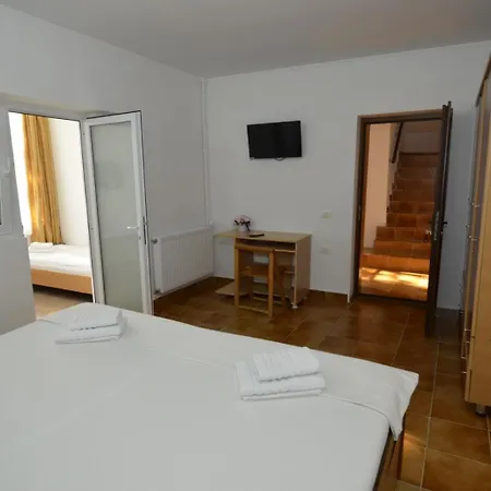 Casa Calypso Проживание в семье Костинешти